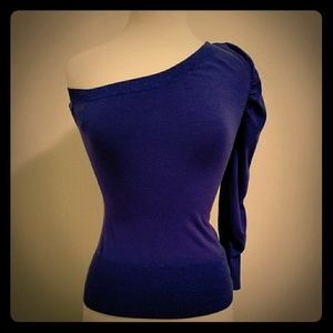 One shoulder top